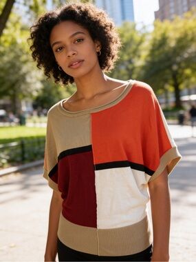 Catch My I tan white sweater Size LG short sleeve rayon Colorblock round neck